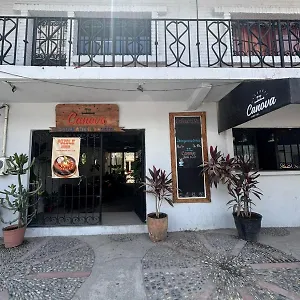 Canova & Pizza Hostal